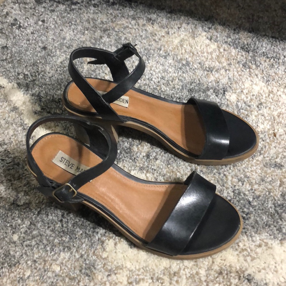 STEVE MADDEN heeled sandals (Size 7)